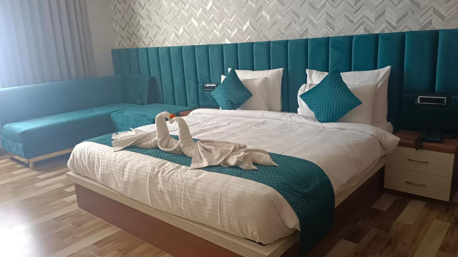 Hotel Golden Peacock Haridwār Εξωτερικό φωτογραφία